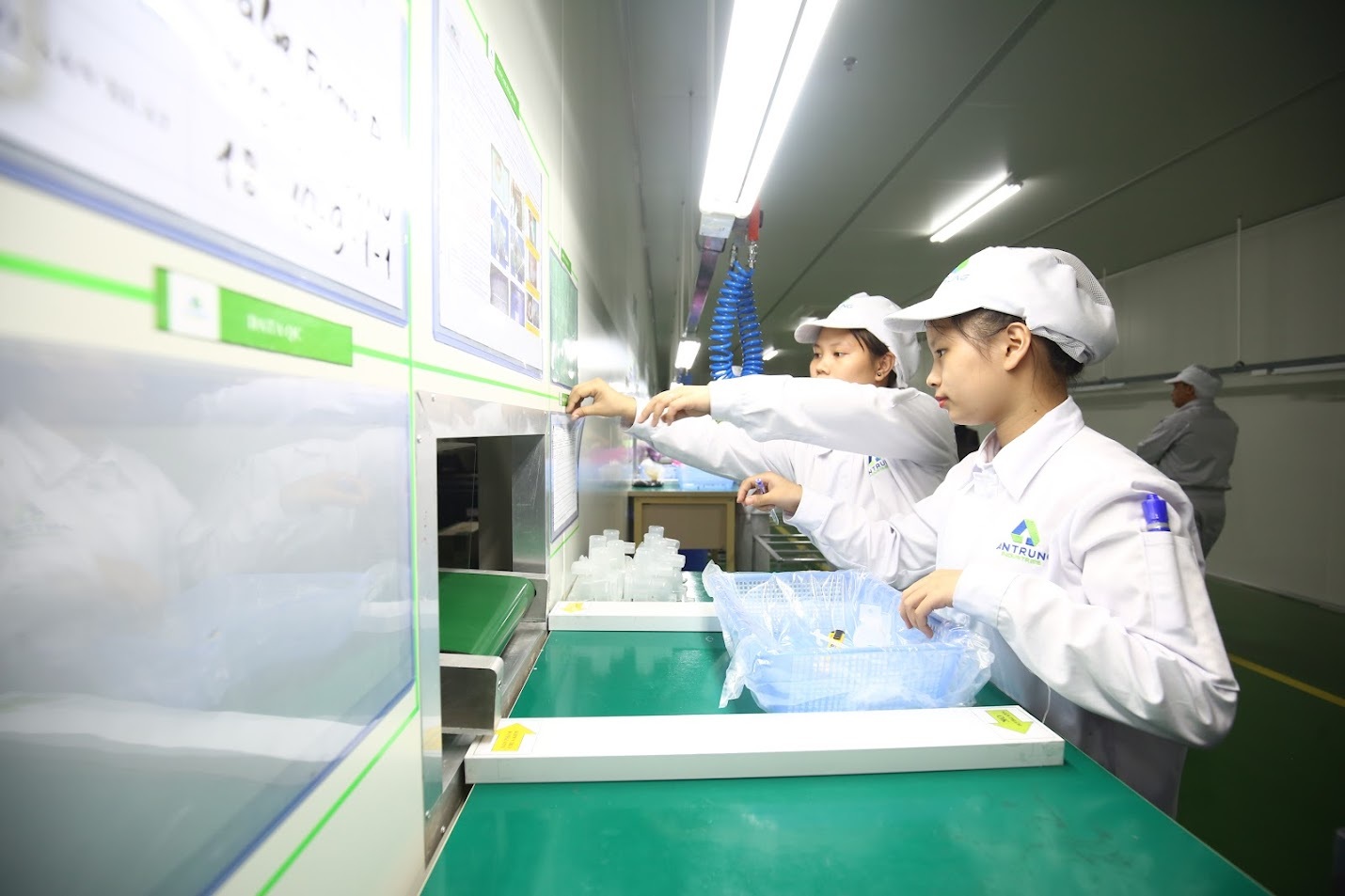 Hưng Yên tập trung phát triển các ngành công nghệ cao, Oklavip game bài, casino, thể thao sạch, logistics hiện đại. Ảnh: Nam Nguyễn