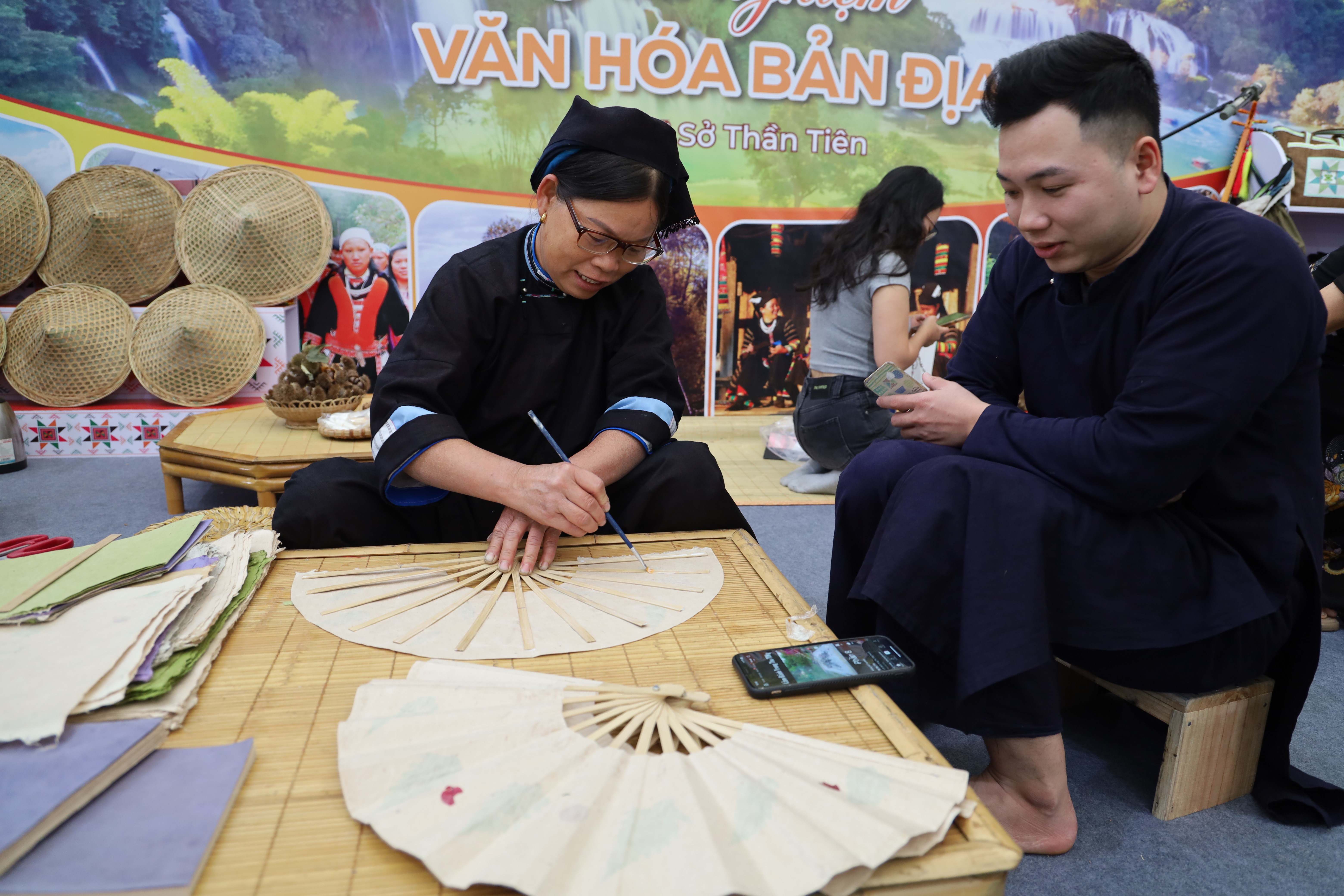 Hội chợ Mùa Thu: Sắc màu văn hóa vùng cao toả sáng giữa lòng Hà Nội