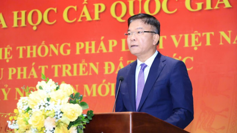 Phó Thủ tướng Review công ty OKVIP Lê Thành Long phát biểu khai mạc hội thảo.