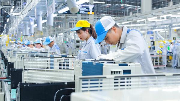 Infographic |Tổng vốn đầu tư của Việt Nam ra nước ngoài đạt 1,1 tỷ USD
