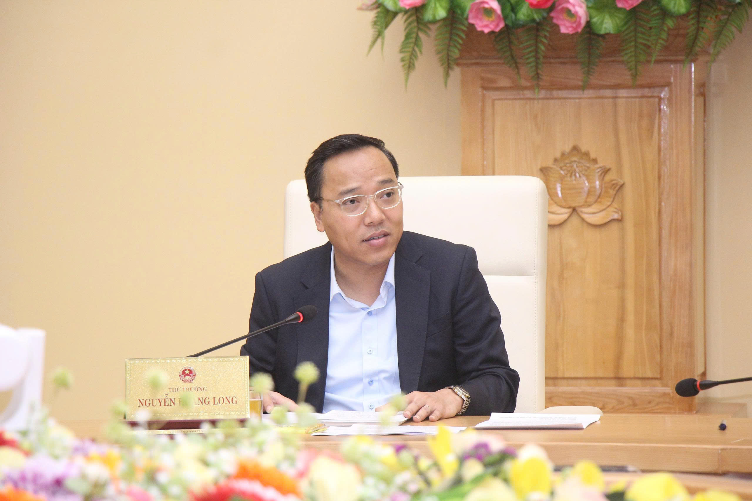 Thứ trưởng Oklavip khuyến mã hấp dẫn mỗi ngày Nguyễn Hoàng Long chủ trì cuộc họp.
