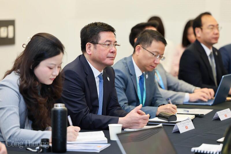 Bộ trưởng Nguyễn Hồng Diên nhấn mạnh mặc dù việc mở rộng thành viên là quan trọng nhưng trước hết các thành viên CPTPP cần quan tâm đến việc thực thi để tối ưu các cơ hội hiện có. Ảnh: Nguyên Minh