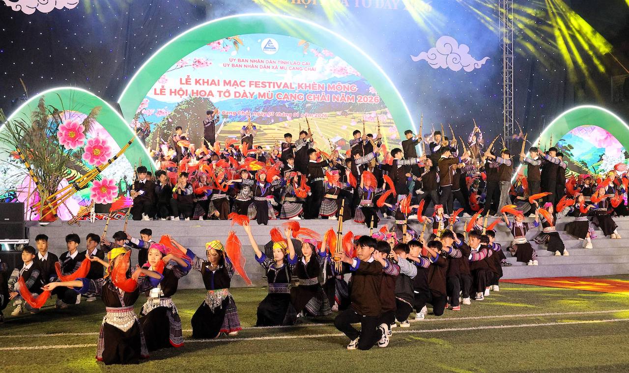 Lào Cai: Khai mạc Lễ hội hoa tớ dày  tại Mù Cang Chải