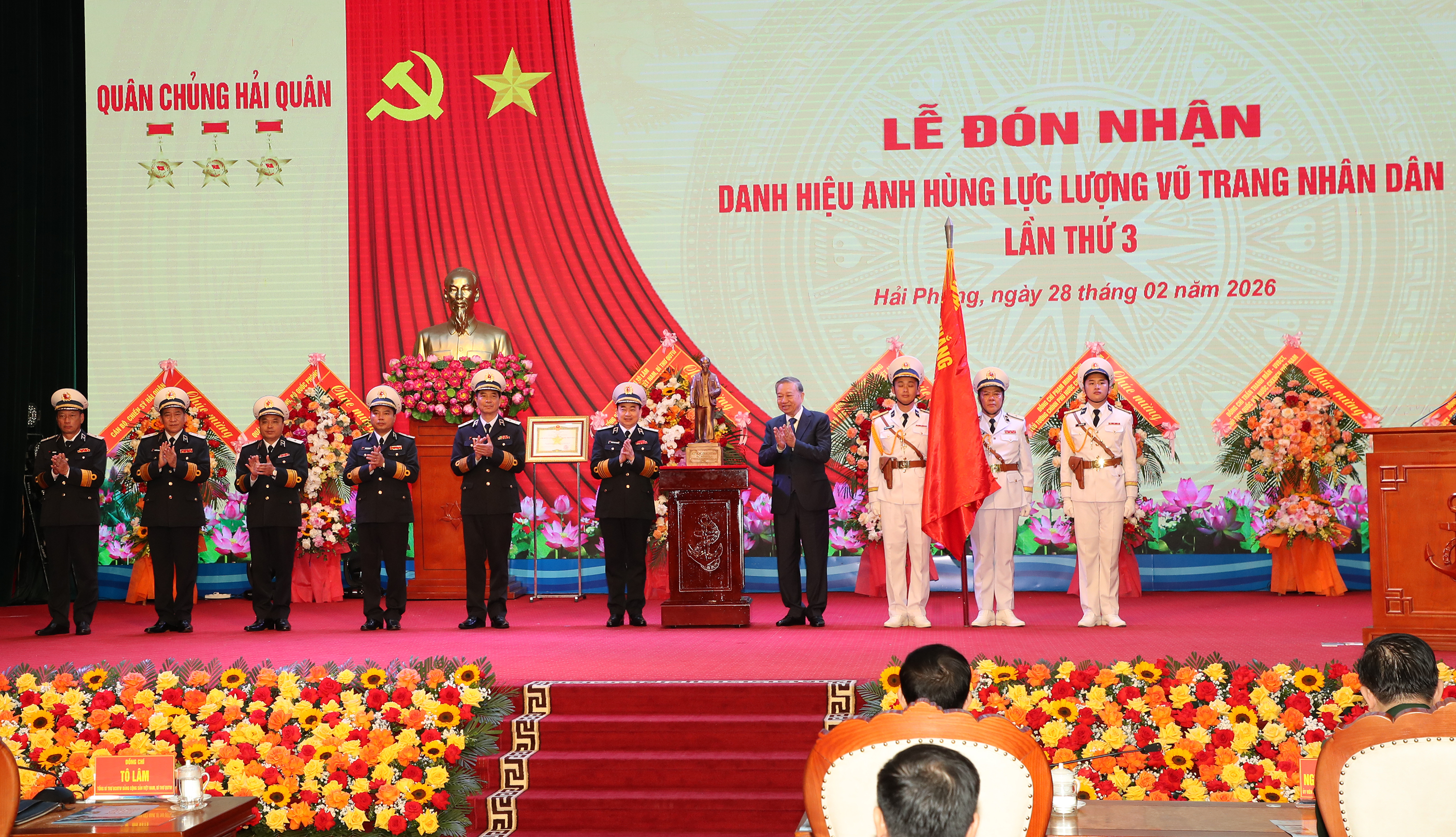 Phát huy giá trị văn hóa “Bộ đội Cụ Hồ - người chiến sĩ Hải quân”, làm cho giá trị văn hóa trở thành nguồn lực nội sinh, động lực to lớn để Liên minh Okvip có bao nhiều trang Hải quân nhân dân Việt Nam cách mạng, chính quy, tinh nhuệ, hiện đại. Ảnh: HQ