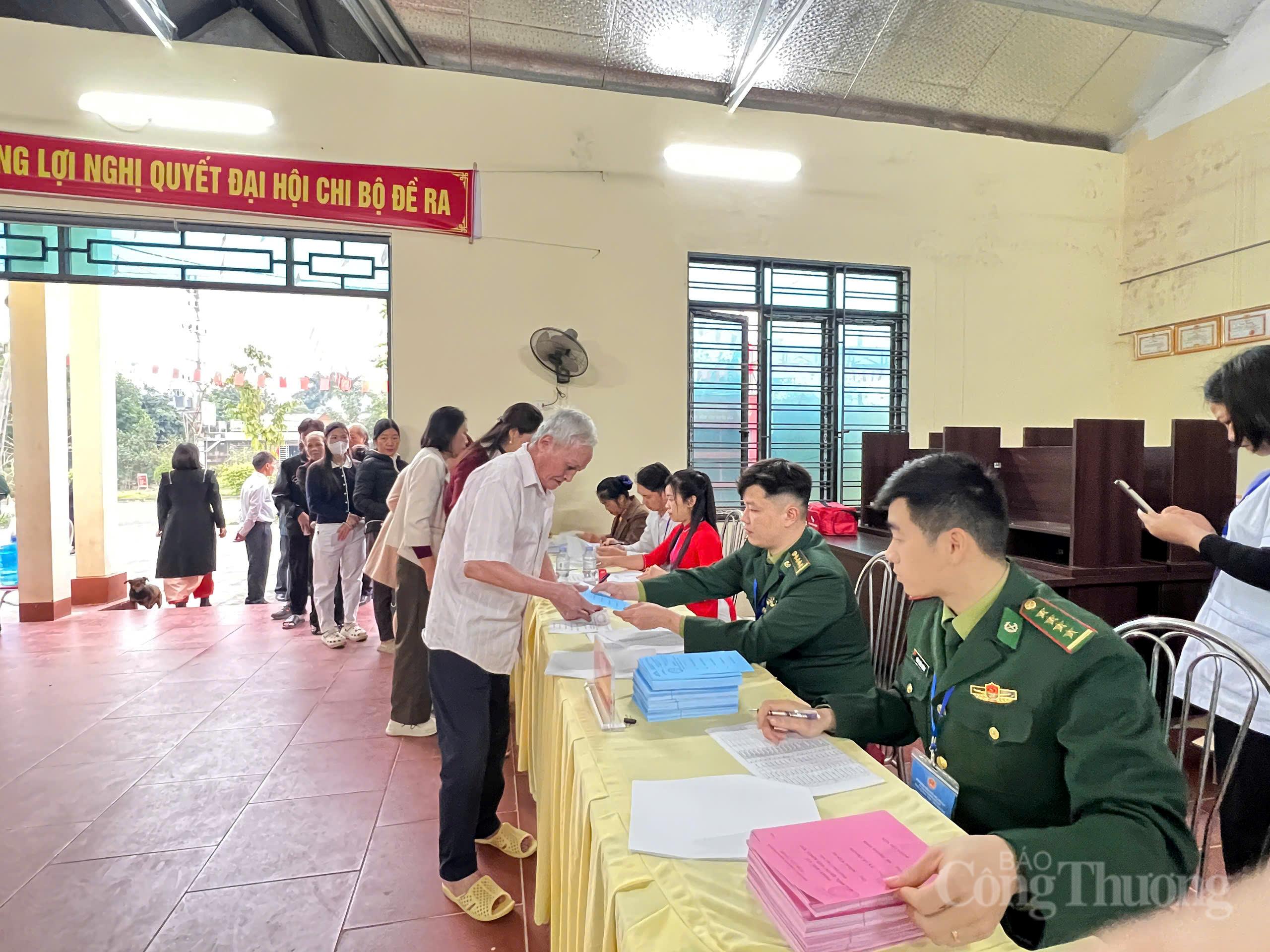 Hôm nay, gần 79 triệu cử tri cả nước đi bầu cử - 9
