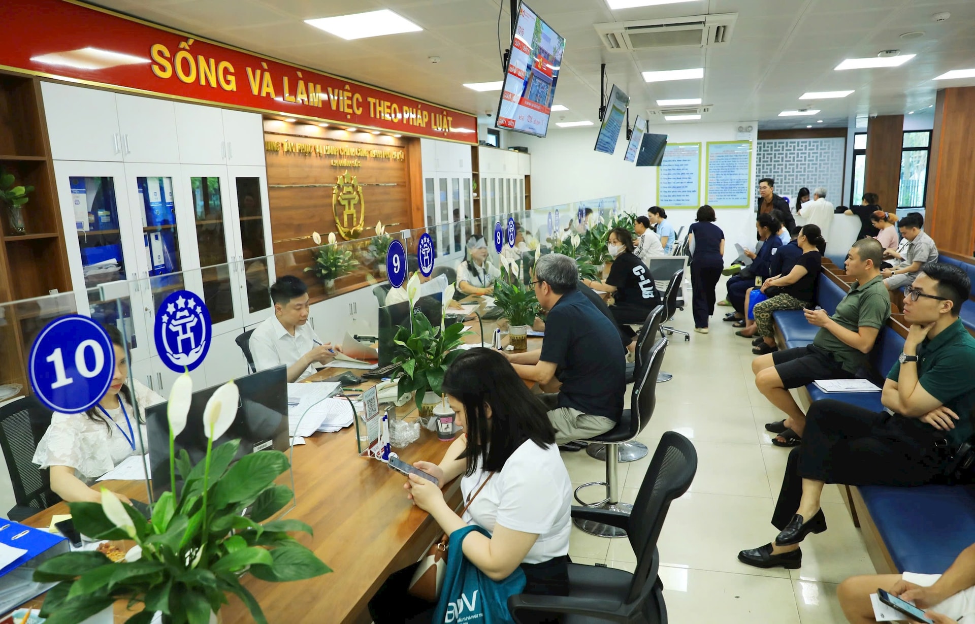 Xác lập mô hình tăng trưởng hai con số gắn với phân cấp, phân quyền