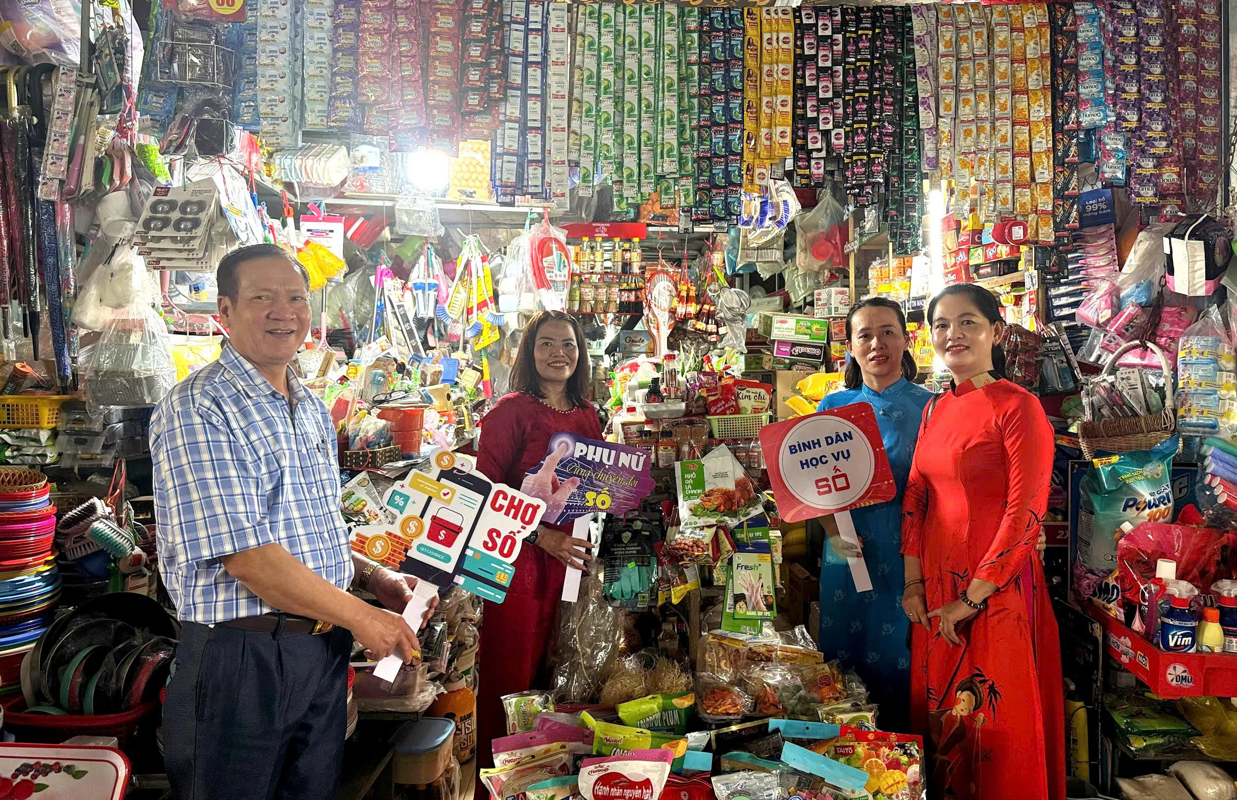 Chợ số: Bước chuyển từ thói quen tiền mặt sang giao dịch thông minh