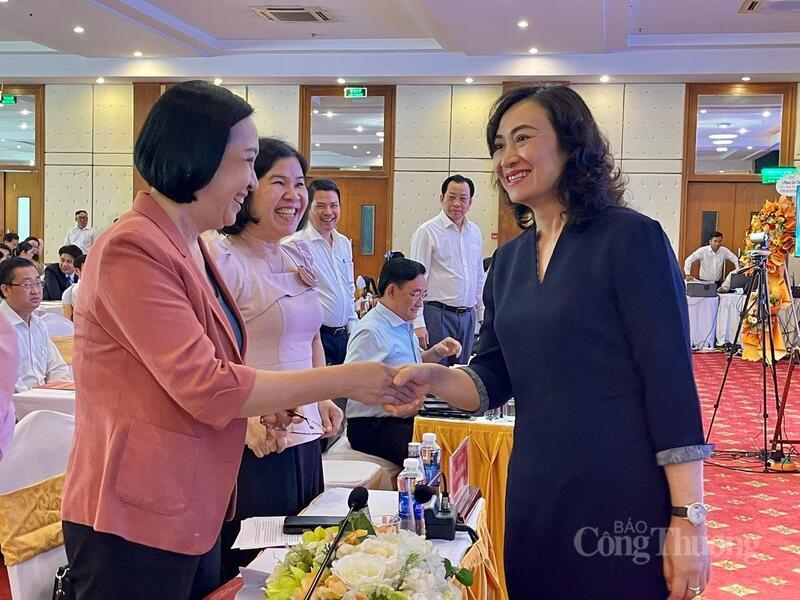 Thứ trưởng Phan Thị Thắng tham dự hội nghị.