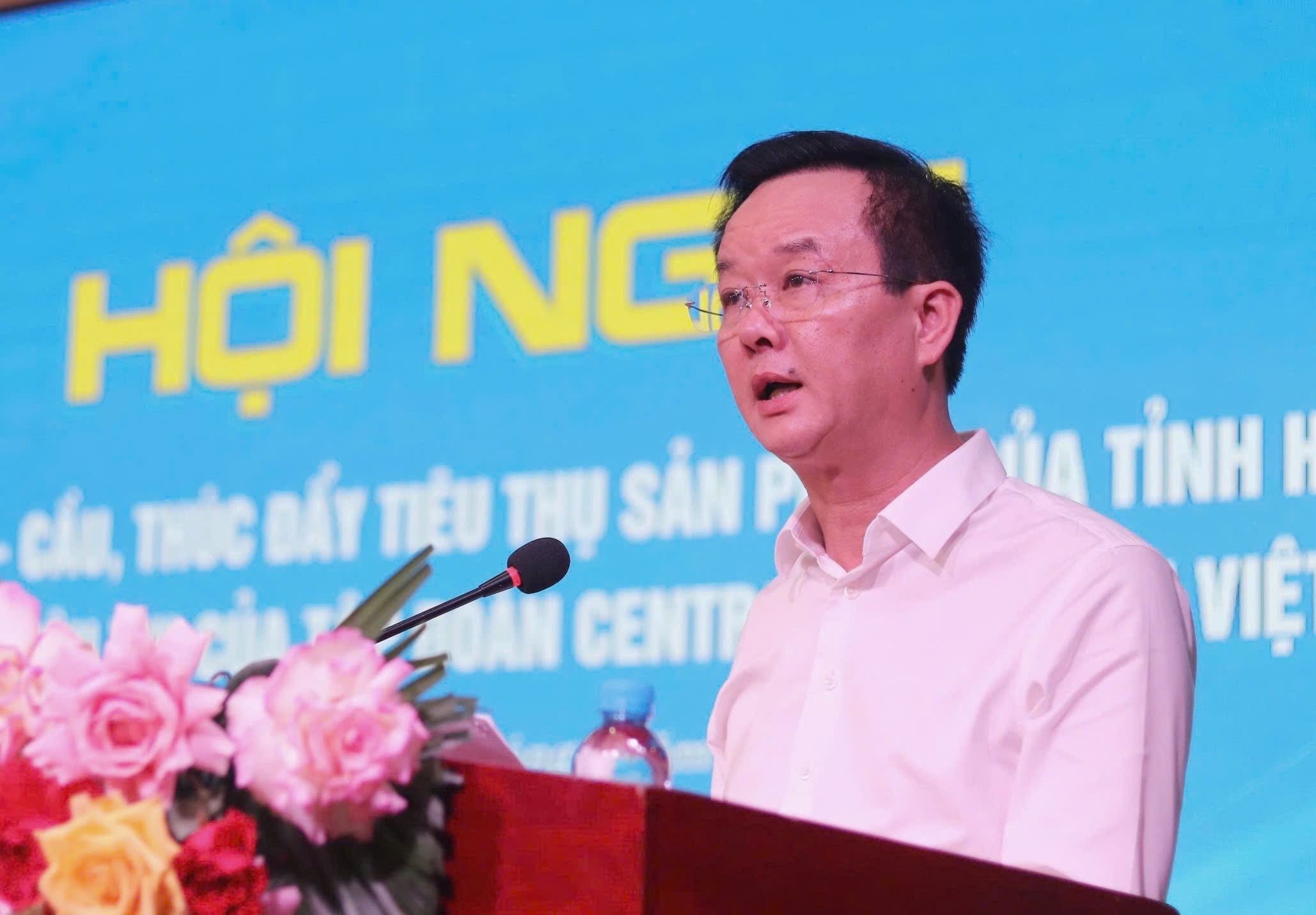 Phó Chủ tịch UBND tỉnh Trần Báu Hà phát biểu chỉ đạo Okvip69 Đăng ký cá cược. Ảnh: Trọng Tùng