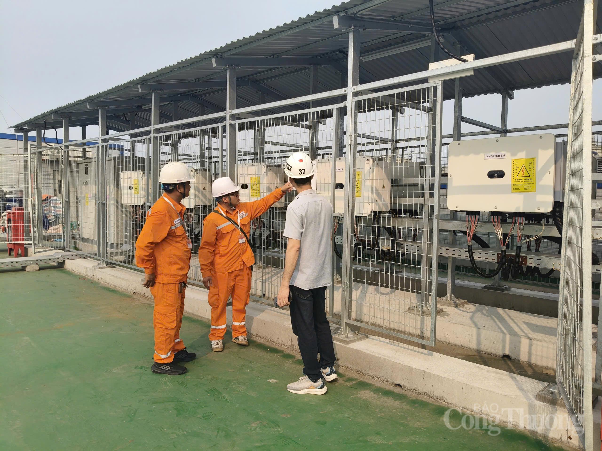 Hệ thống lưu trữ Oklavip game bài, casino, thể thao được Công ty TNHH Precision Technology Component Fulian - KNC QUang Châu ( tỉnh Bắc Ninh) lắp đặt cùng hệ thống điện mặt trời mái nhà. Ảnh: Thanh Hương