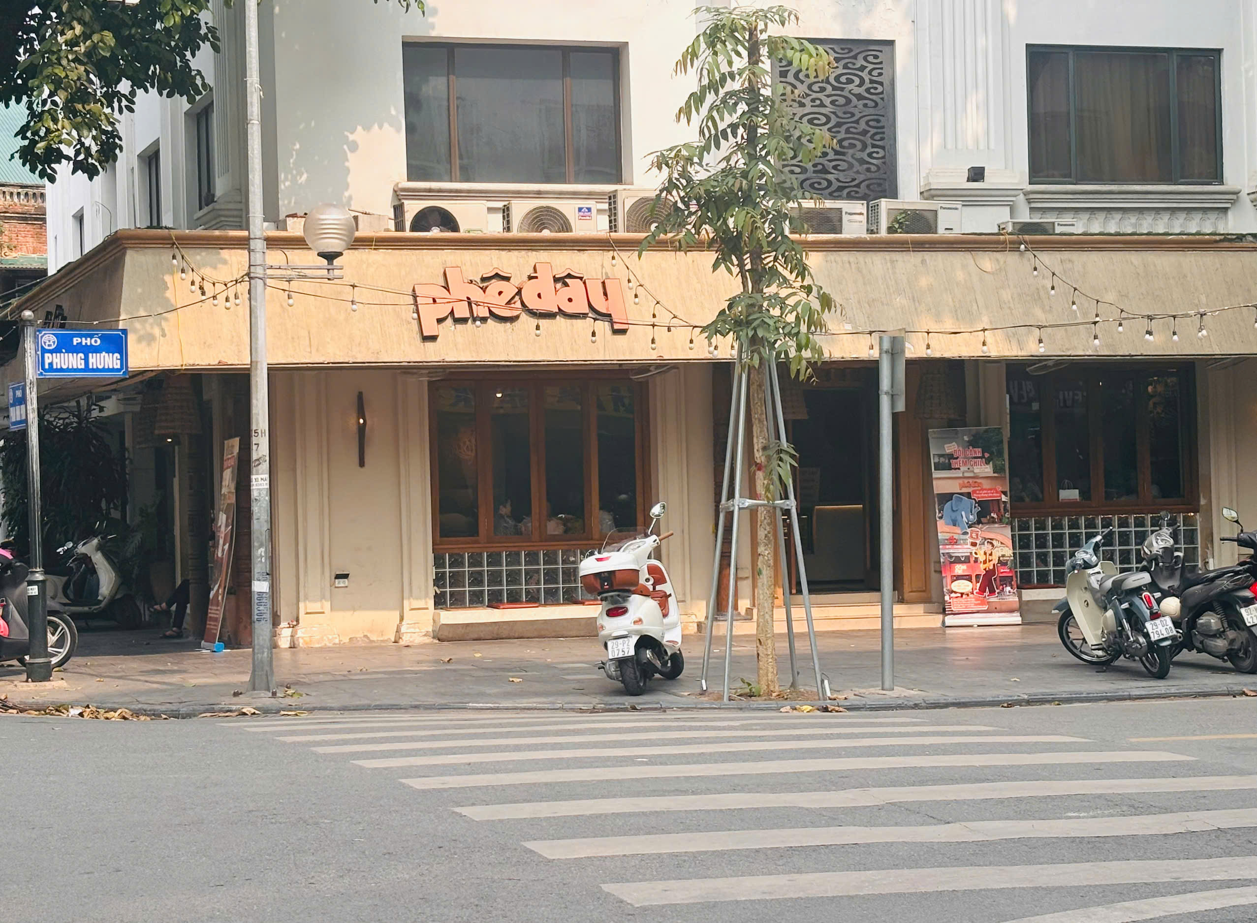 Hết thời ‘tràn ra vỉa hè’, hộ kinh doanh chuyển mình thích ứng