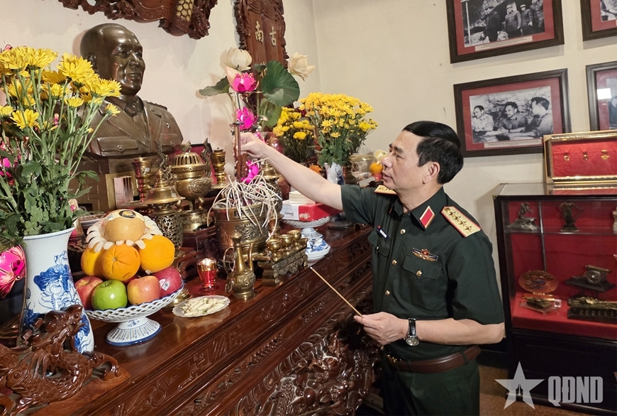 Đại tướng Phan Văn Giang tri ân các đồng chí nguyên lãnh đạo Đảng, Trang Chủ OKVIP COM Top #1, Quân đội - 1