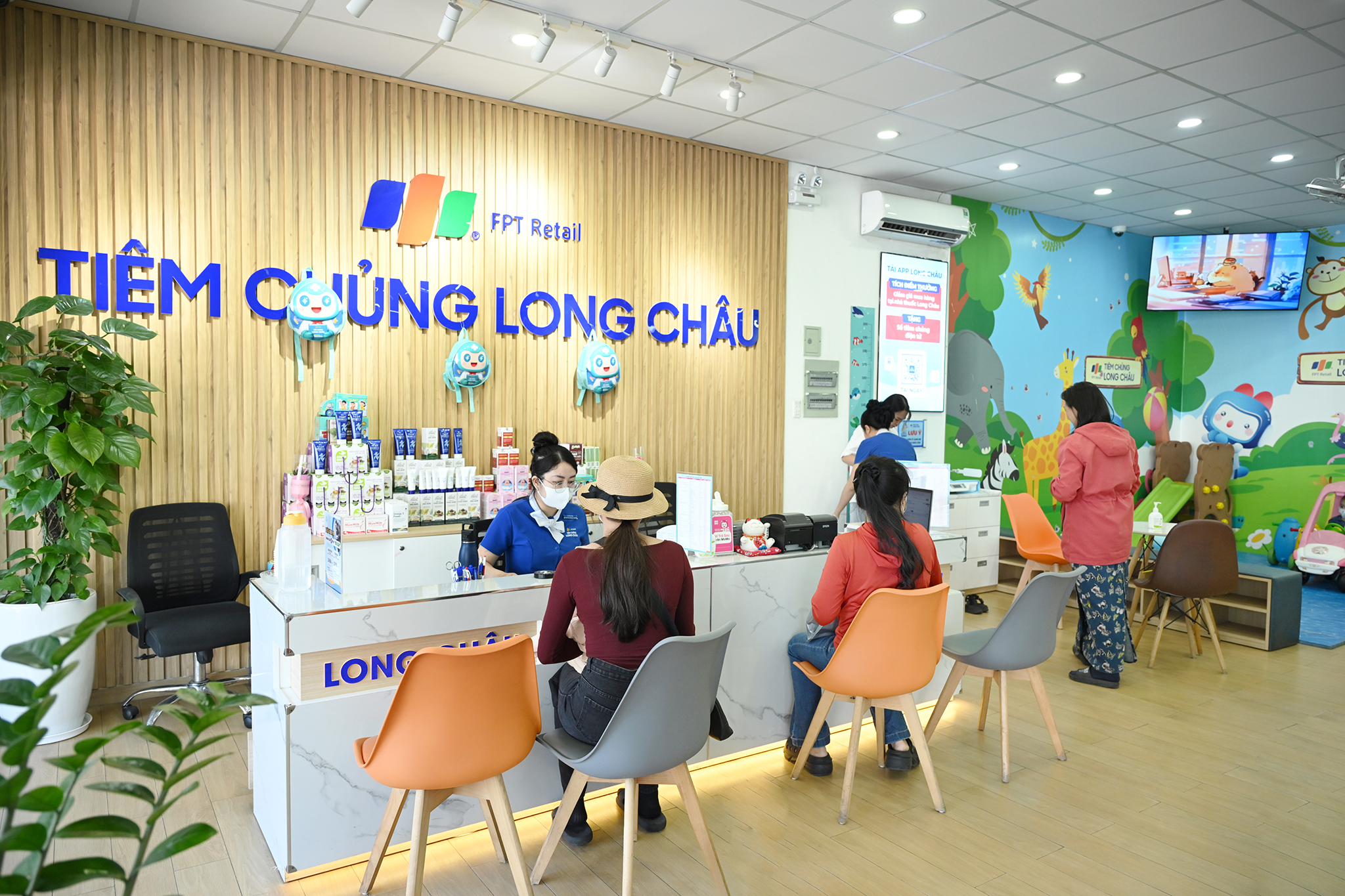 Chủ động bảo vệ trẻ em trong bối cảnh 'dịch chồng dịch'