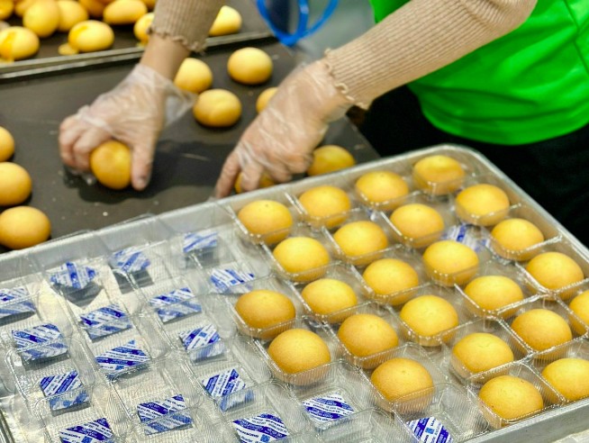 Baki Food ra mắt bánh bông lan mochi trứng chảy mùa hè 2026