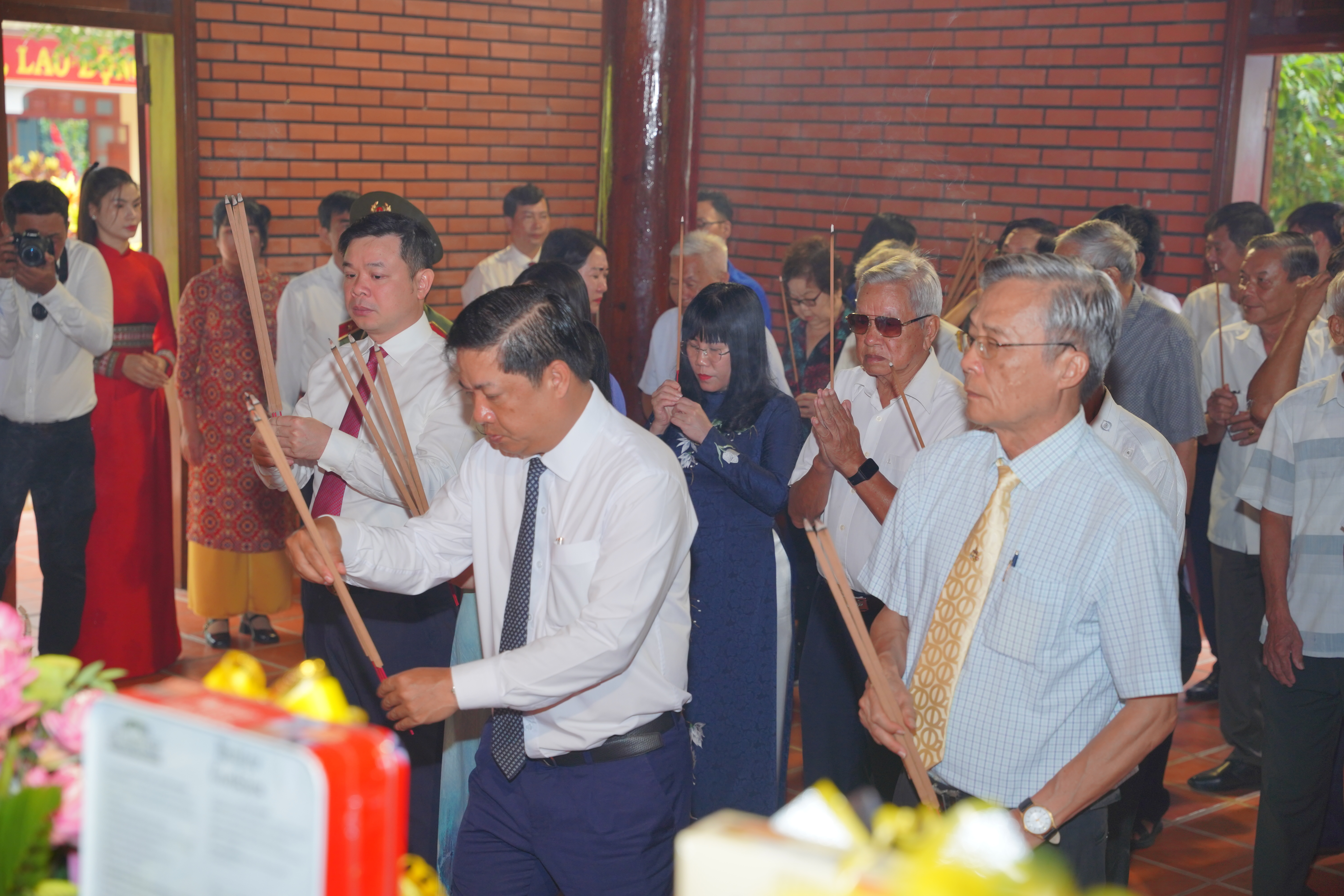 Đắk Lắk: Dâng hương kỷ niệm 136 năm Ngày sinh Chủ tịch Hồ Chí Minh