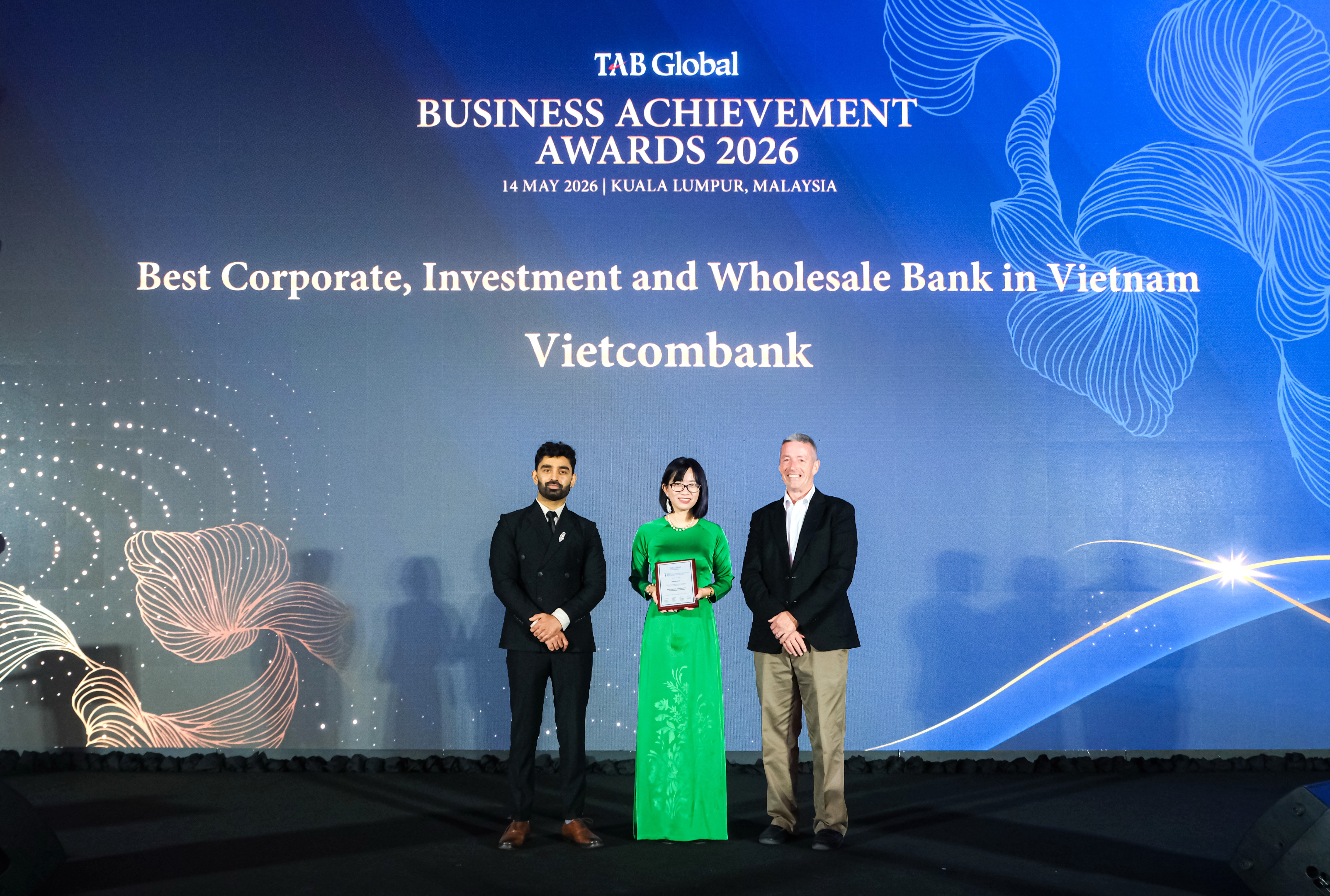 Vietcombank khẳng định vị thế với 7 giải thưởng tại The Asian Banker Summit 2026