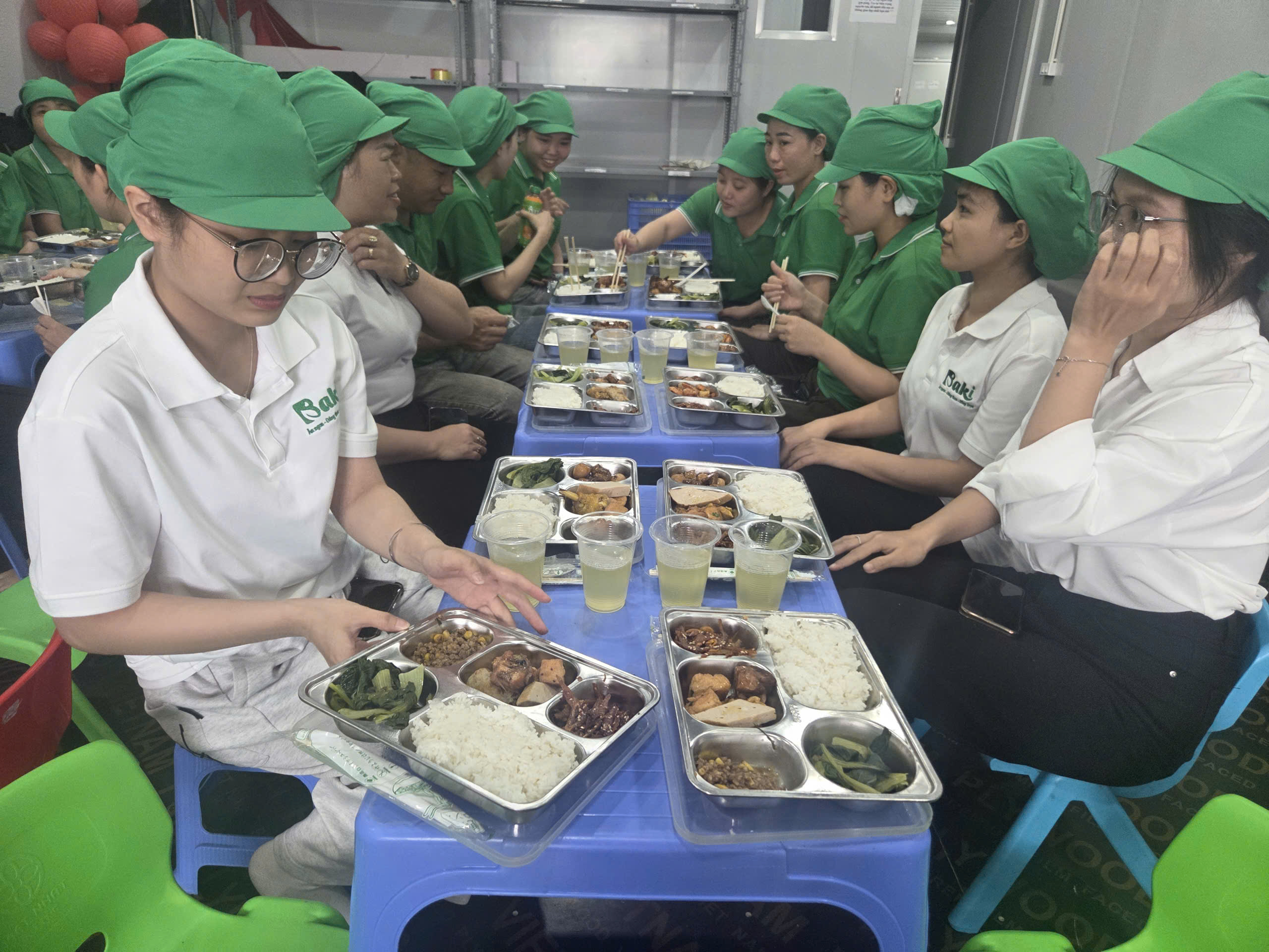 Nâng chất lượng bếp ăn tập thể: Siết từ cơ sở, kiểm soát toàn chuỗi