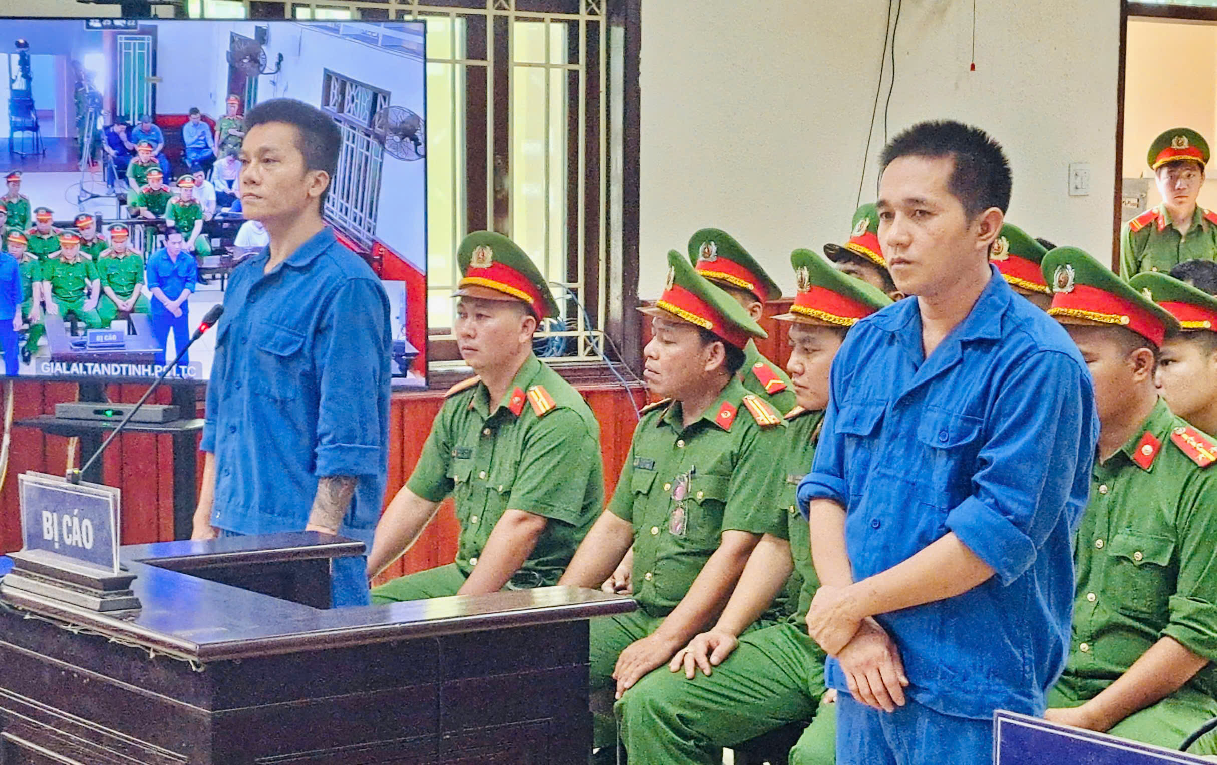 Hai bị cáo cướp ngân hàng ở Gia Lai lĩnh tổng 56 năm tù
