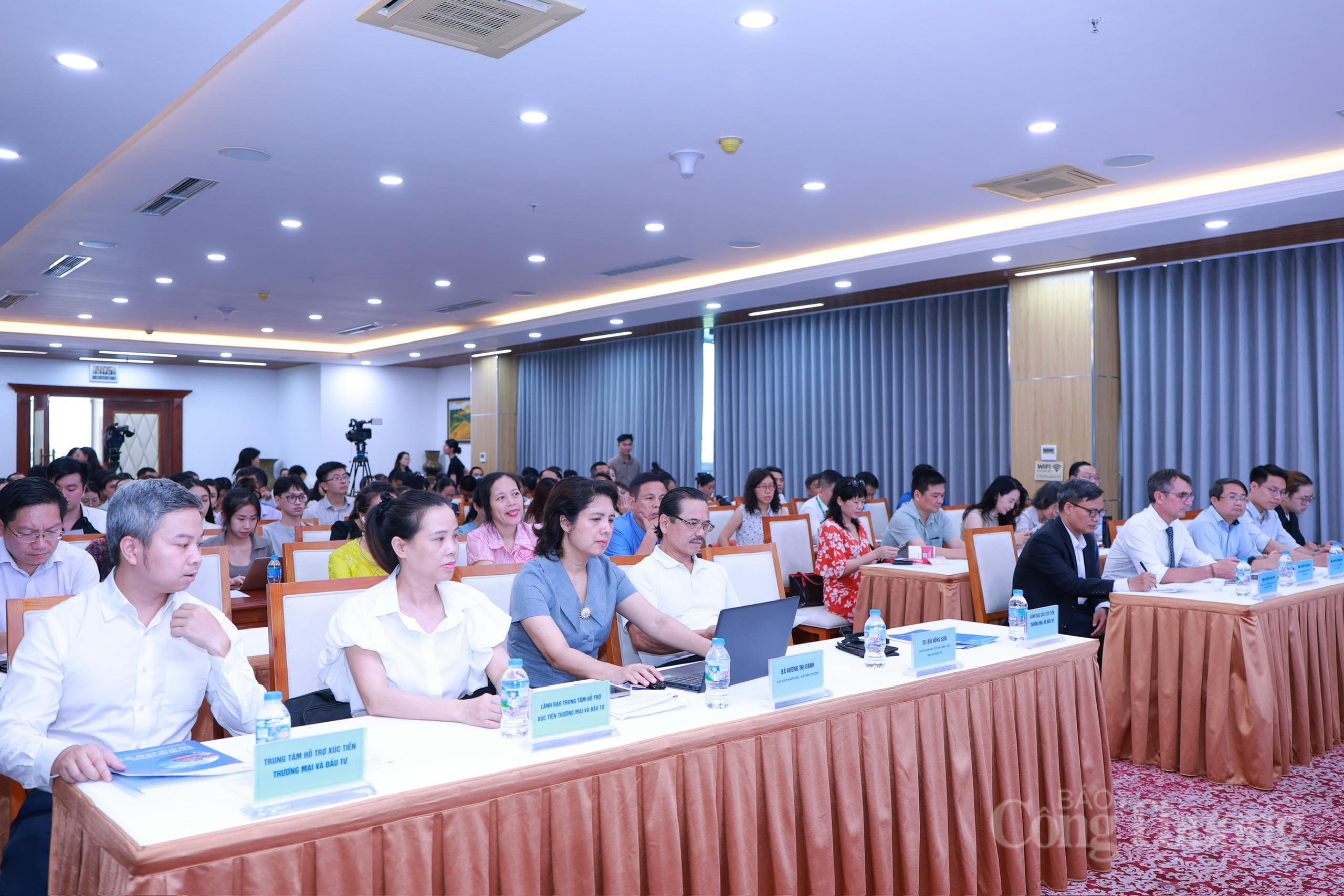 Chùm ảnh: Hội thảo tìm giải pháp giúp doanh nghiệp tham gia chuỗi cung ứng toàn cầu