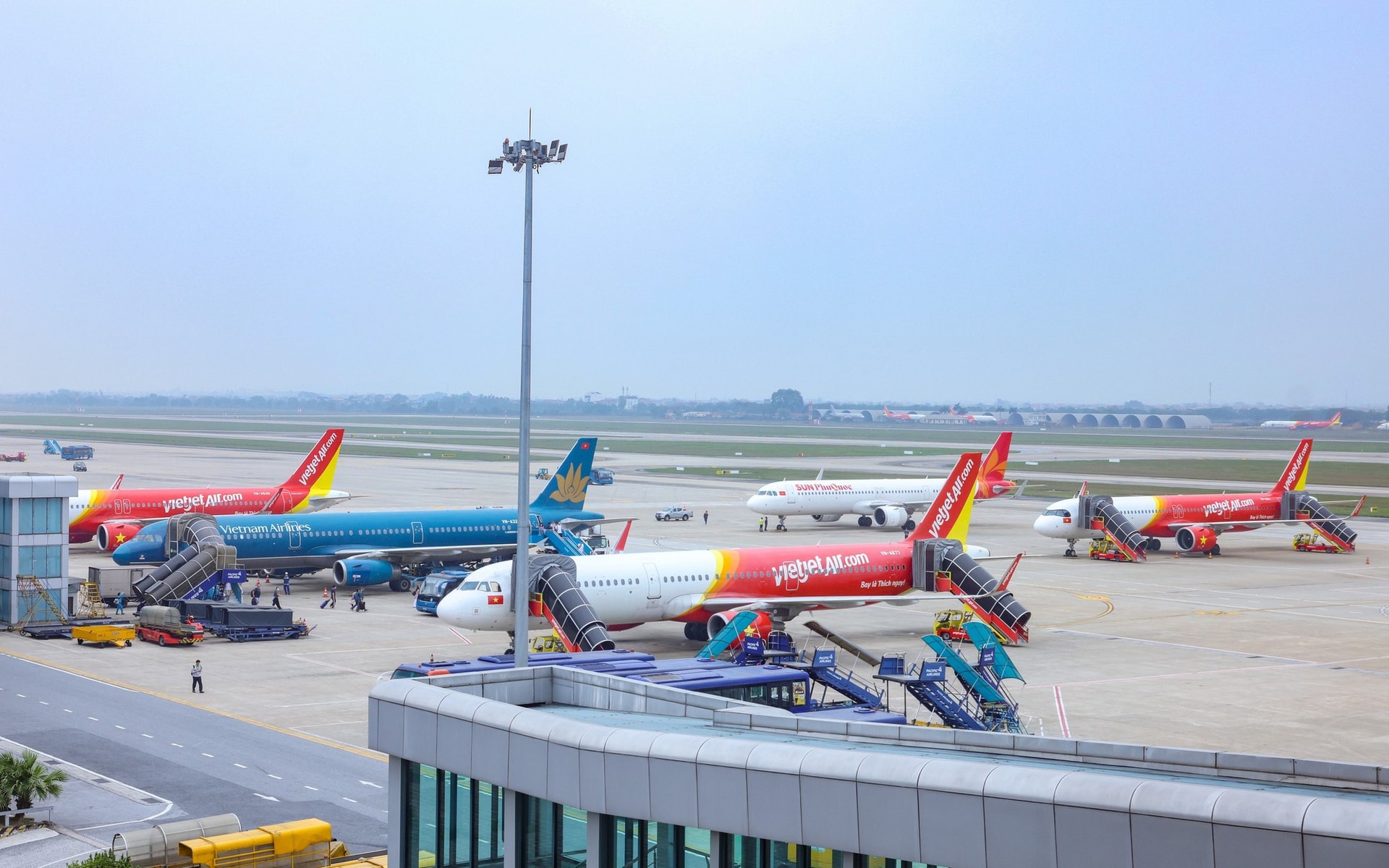 Cổ phiếu hàng không tăng trưởng, đón sóng khách quốc tế