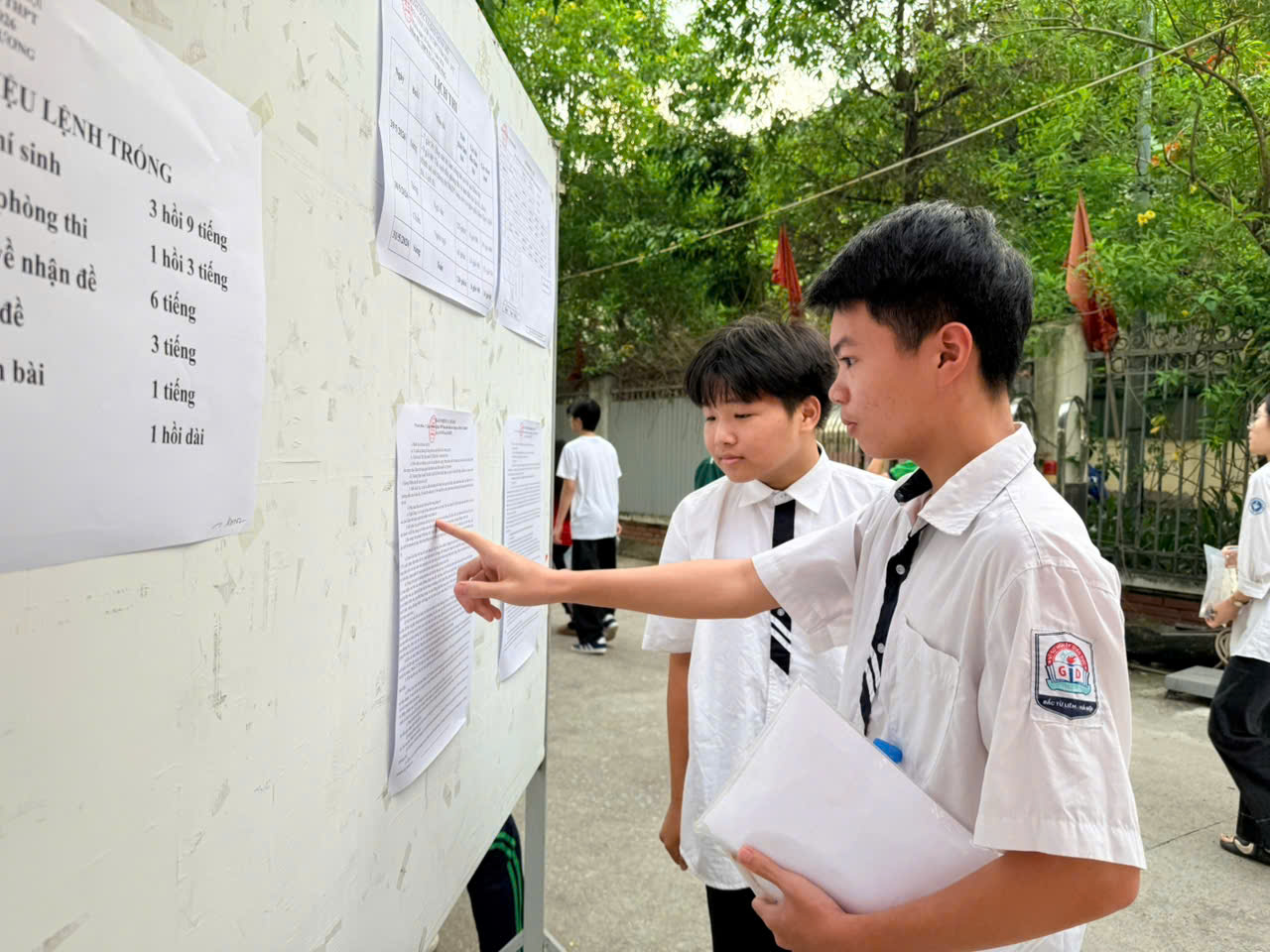 Các OKVIP - HÔM NAY 1 TỶ, NGÀY MAI 1000 TỶ trên địa bàn thành phố Hà Nội đang bước vào kỳ thi tuyển sinh vào lớp 10 trung học phổ thông công lập năm học 2026-2027.
