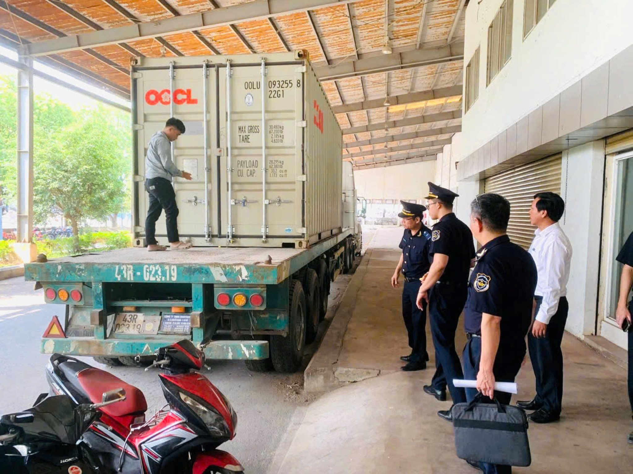 Thu giữ 325.000 bao thuốc lá điếu ESSE Change có dấu hiệu giả mạo nhãn hiệu