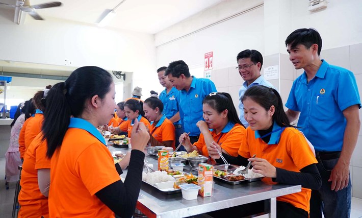 Từ mái ấm công đoàn đến bữa ăn ca cho người lao động Quảng Ngãi