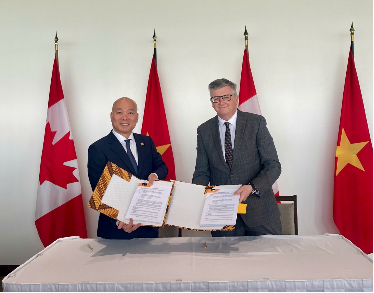 Cục Xúc tiến thương mại ký MOU với TFO Canada hỗ trợ doanh nghiệp Việt