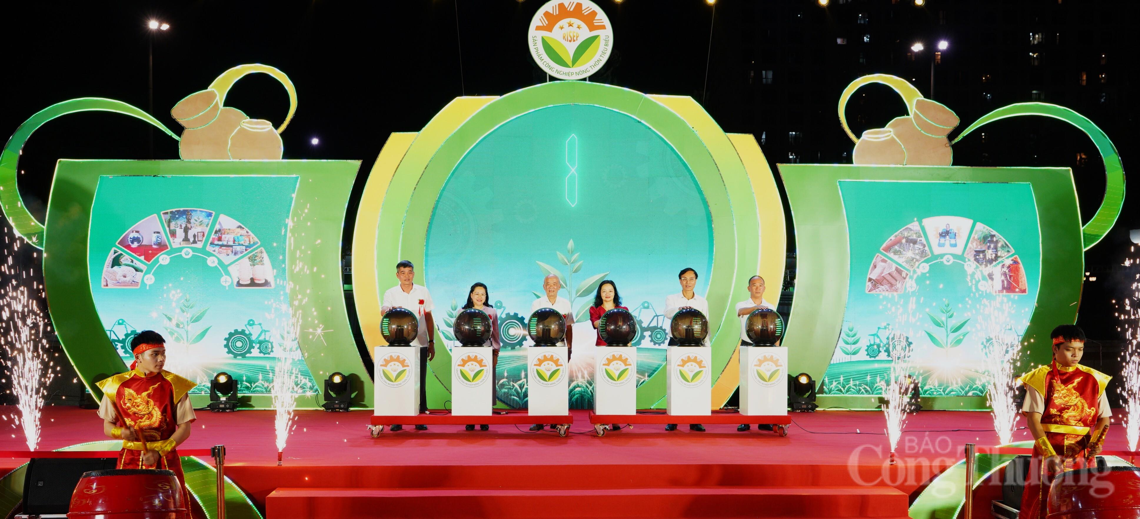 Khai mạc Hội chợ triển lãm sản phẩm công nghiệp nông thôn năm 2026