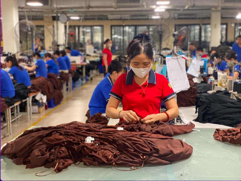 Tăng trưởng xuất khẩu chậm, doanh nghiệp dệt may lo đơn hàng cuối năm